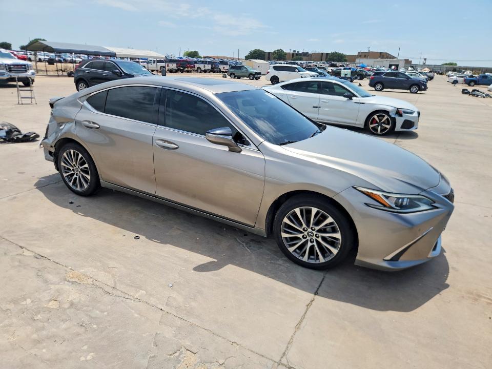 58562136 :رقم المزاد ، 58ABZ1B15KU019167 vin ، 2019 Lexus Es مزاد بيع