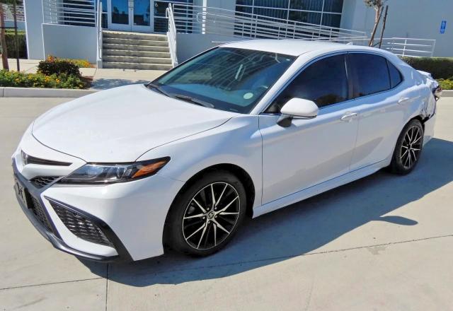 58151366 :رقم المزاد ، 4T1G11AK6PU811107 vin ، 2023 Toyota Camry مزاد بيع