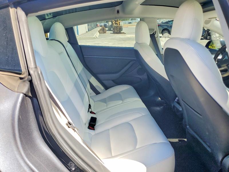 58066116 :رقم المزاد ، 5YJ3E1EC6NF242033 vin ، 2022 Tesla Model 3 مزاد بيع