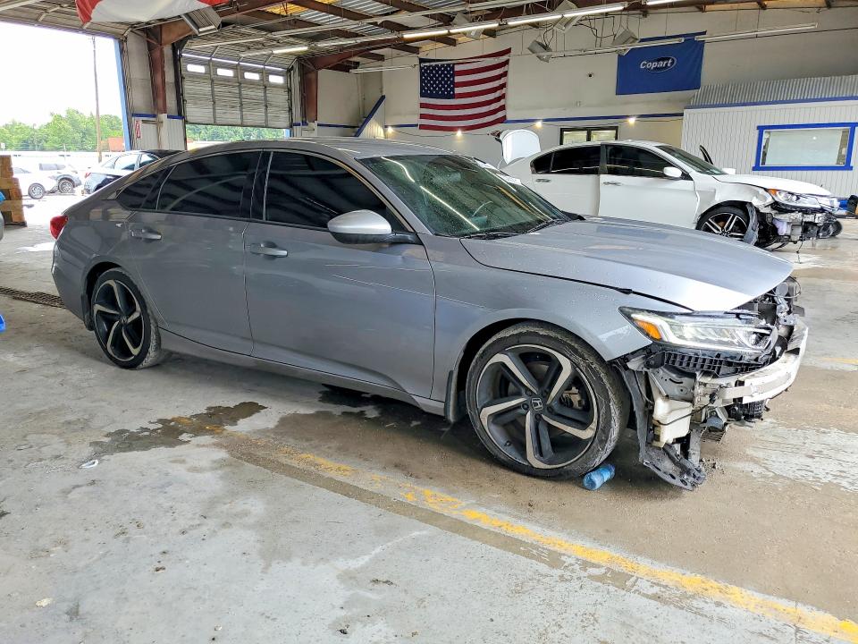 Продажа на аукционе авто 2018 Honda Accord, vin: 1HGCV1F38JA102181, номер лота: 57883206