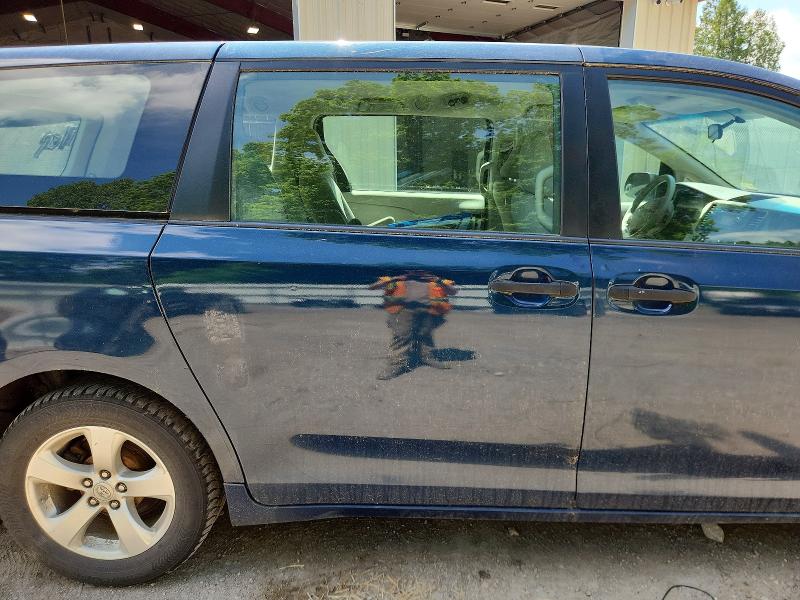 2011 Toyota Sienna მანქანა იყიდება აუქციონზე, vin: 5TDZK3DC0BS131128, აუქციონის ნომერი: 56614246