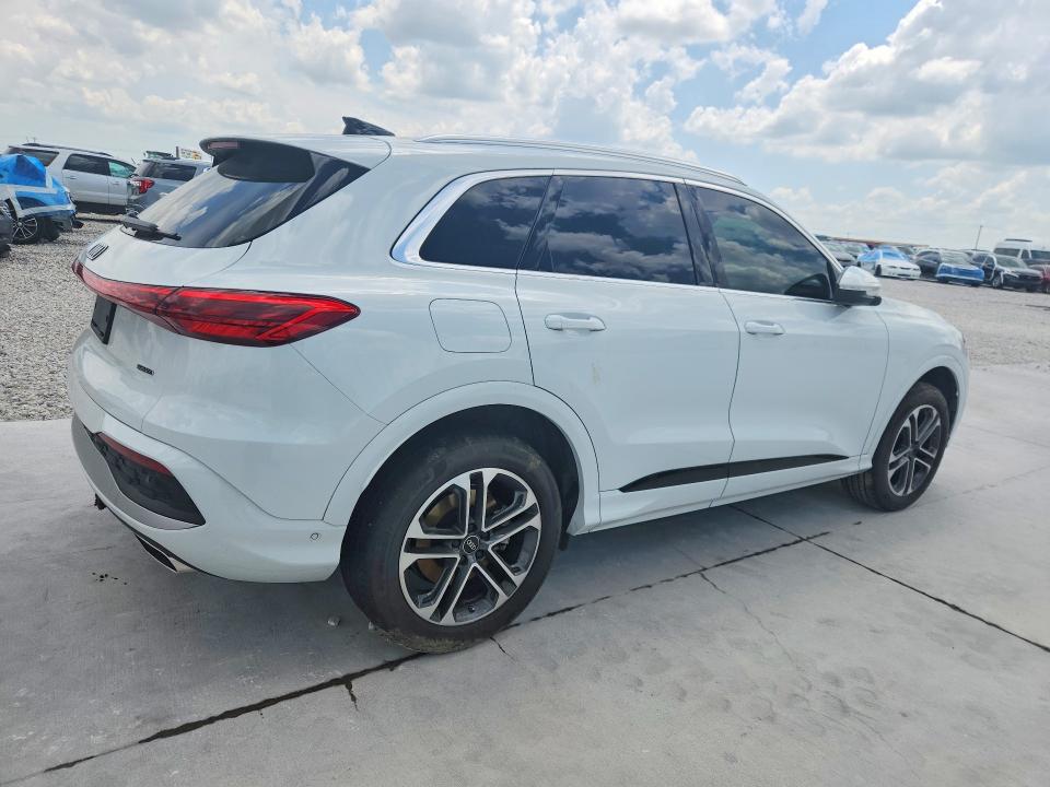 55767946 :رقم المزاد ، WA11AAGU1S2025555 vin ، 2025 Audi Q5 مزاد بيع