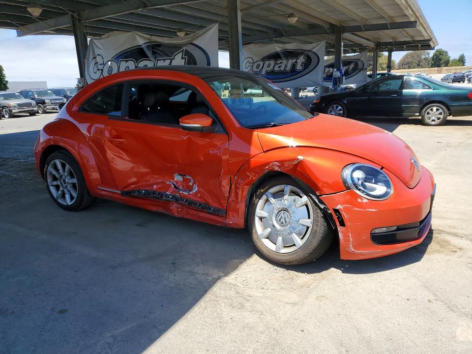 58269136 :رقم المزاد ، 3VWJ17AT4GM630112 vin ، 2016 Volkswagen Beetle مزاد بيع
