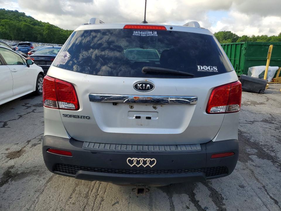 2013 Kia Sorento მანქანა იყიდება აუქციონზე, vin: 5XYKTCA64DG343057, აუქციონის ნომერი: 57327636