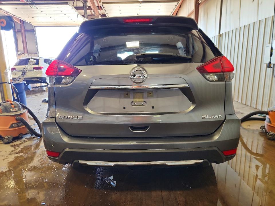 56144246 :رقم المزاد ، JN8AT2MV0HW015964 vin ، 2017 Nissan Rogue مزاد بيع