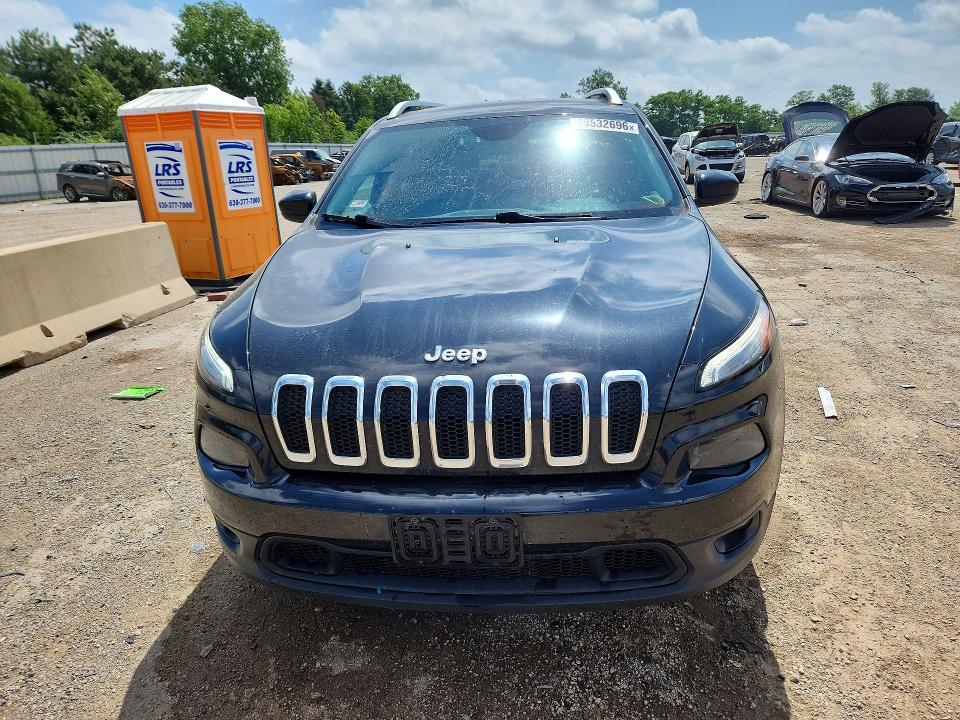 58532696 :رقم المزاد ، 1C4PJMCS1GW111485 vin ، 2016 Jeep Cherokee مزاد بيع