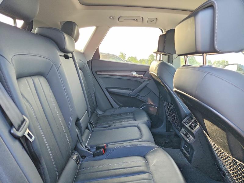 57551036 :رقم المزاد ، WA1AAAFY1M2002820 vin ، 2021 Audi Q5 مزاد بيع