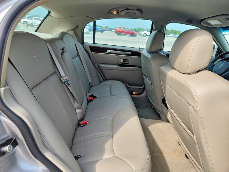 2008 Lincoln Town Car მანქანა იყიდება აუქციონზე, vin: 2LNHM82V68X659949, აუქციონის ნომერი: 59084176
