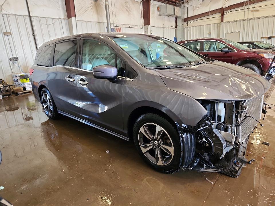 58696306 :رقم المزاد ، 5FNRL6H89JB098847 vin ، 2018 Honda Odyssey مزاد بيع