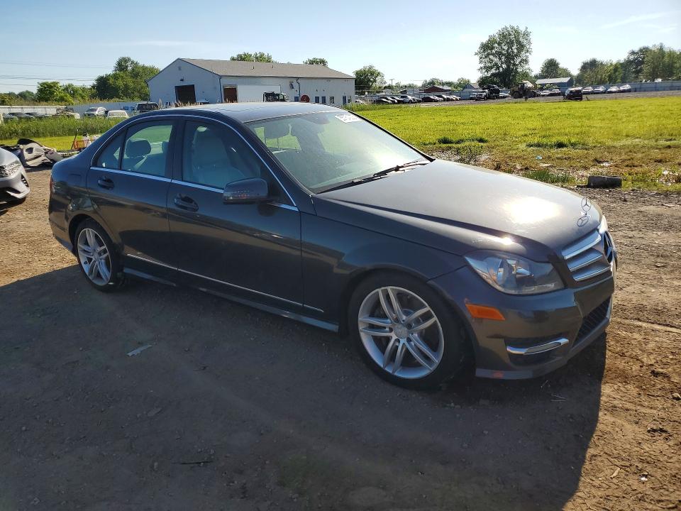 Продаж на аукціоні авто 2013 Mercedes-benz C, vin: WDDGF8AB5DA840065, номер лоту: 55754236