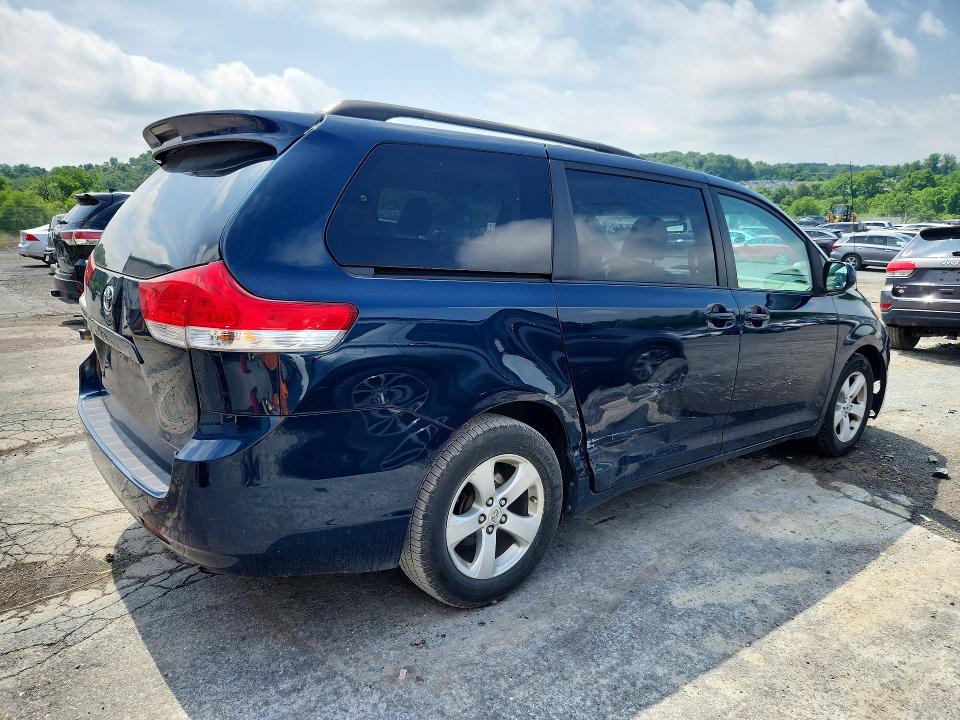 2011 Toyota Sienna მანქანა იყიდება აუქციონზე, vin: 5TDKK3DC4BS054295, აუქციონის ნომერი: 56681496