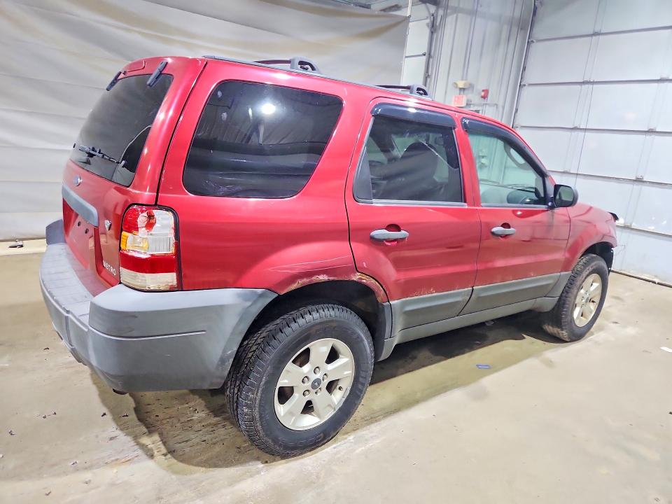 59186196 :رقم المزاد ، 1FMYU03117KA06489 vin ، 2007 Ford Escape مزاد بيع