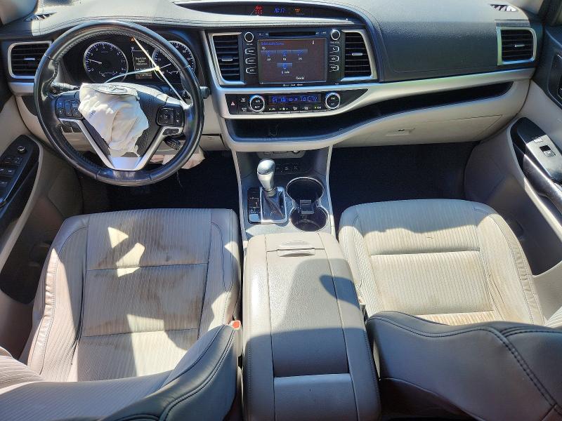 55824316 :رقم المزاد ، 5TDBZRFHXHS376424 vin ، 2017 Toyota Highlander مزاد بيع
