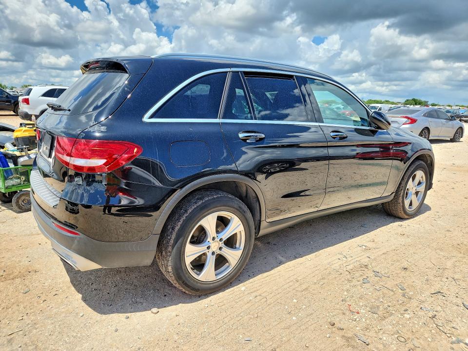 57370216 :رقم المزاد ، WDC0G4JB3HF135463 vin ، 2017 Mercedes-benz Glc مزاد بيع