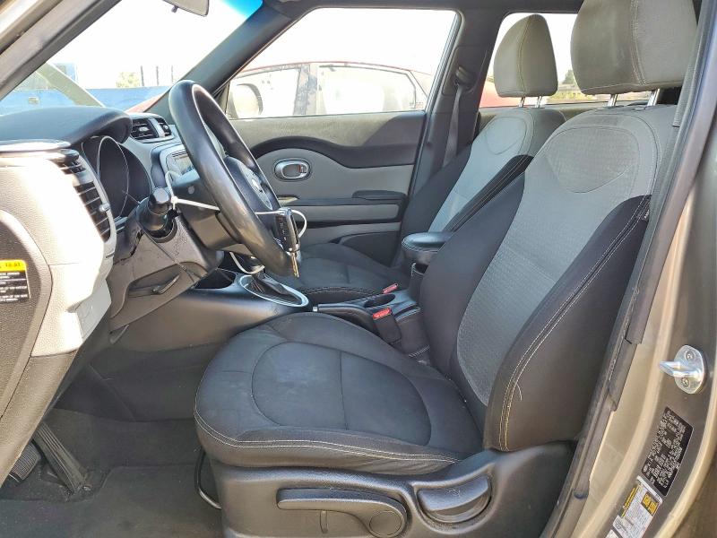 2015 Kia Soul მანქანა იყიდება აუქციონზე, vin: KNDJP3A57F7202958, აუქციონის ნომერი: 58744036