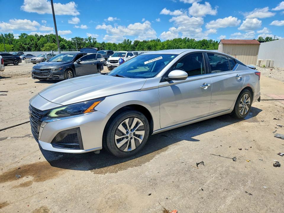 57446486 :رقم المزاد ، 1N4BL4BV5PN374364 vin ، 2023 Nissan Altima مزاد بيع