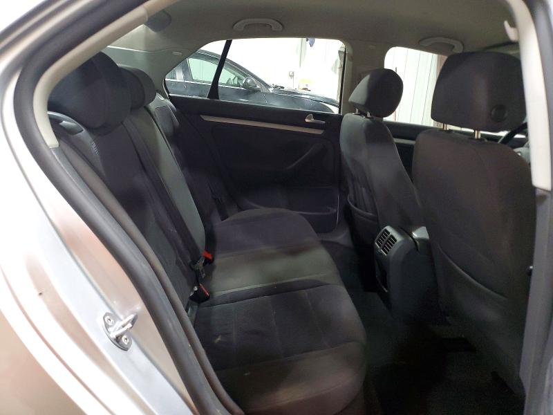 58773186 :رقم المزاد ، 3VWPF71K66M798481 vin ، 2006 Volkswagen Jetta مزاد بيع