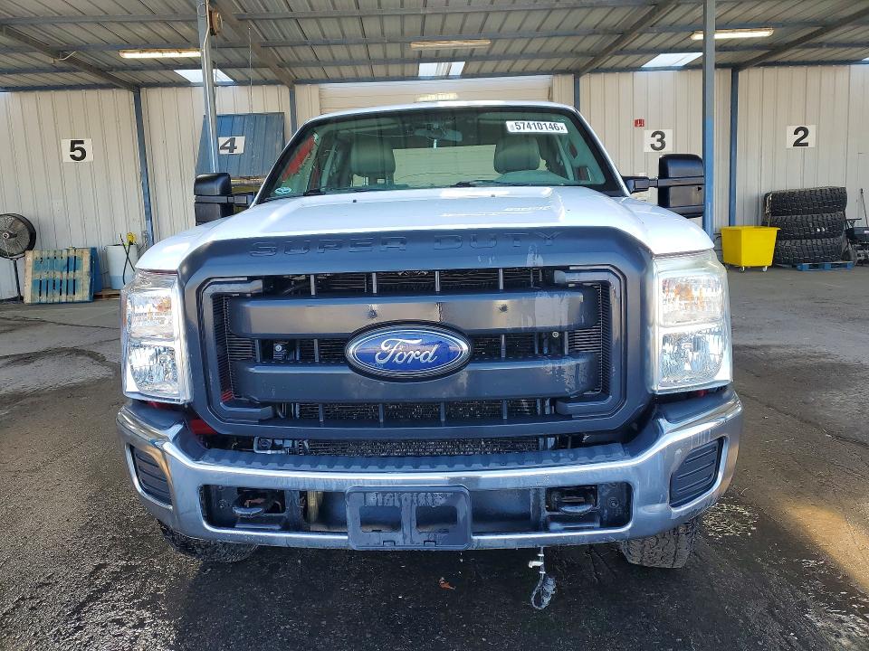 57410146 :رقم المزاد ، 1FT7X2B68FEC90961 vin ، 2015 Ford F250 مزاد بيع
