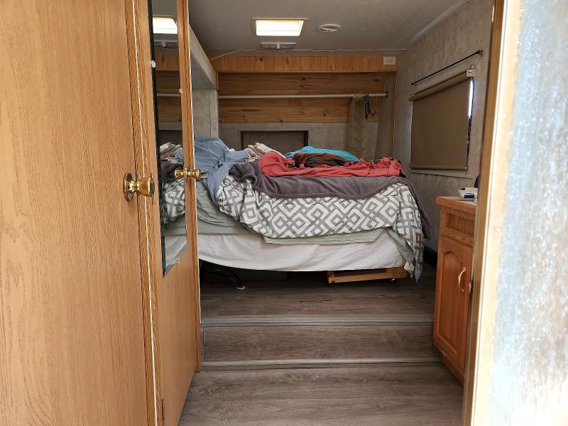 56580946 :رقم المزاد ، 4YDF3282314053706 vin ، 2001 Montana Trailer مزاد بيع