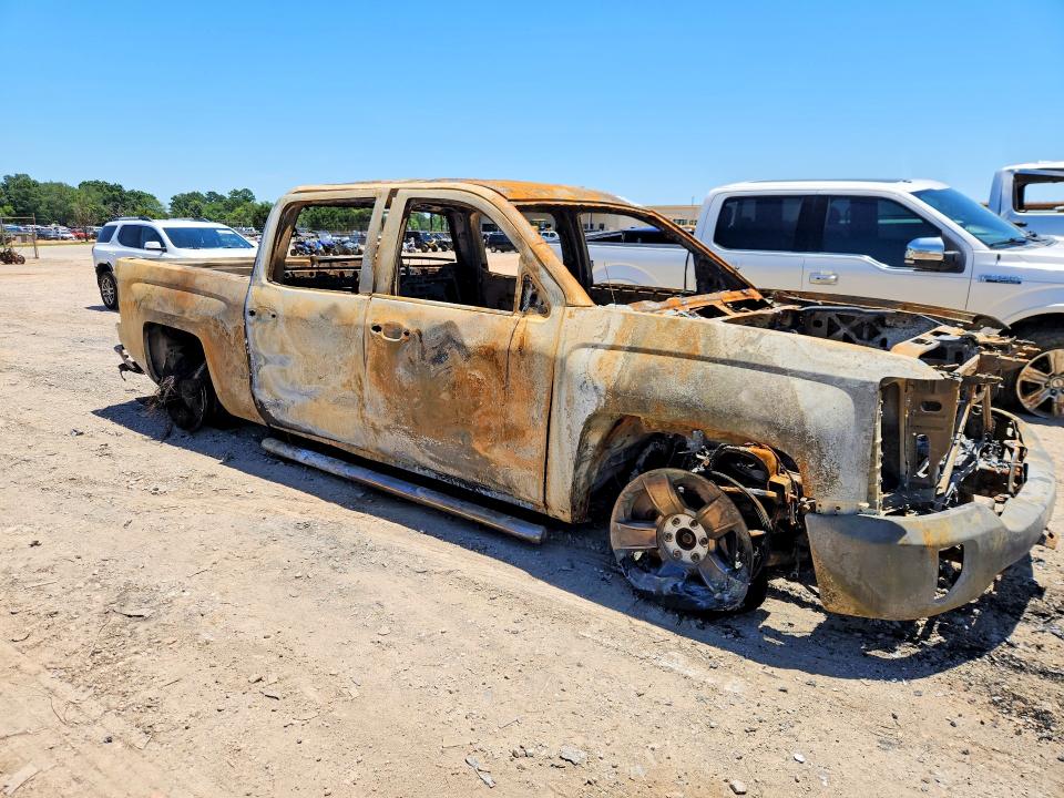 55630996 :رقم المزاد ، 3GCUKSEC1JG368162 vin ، 2018 Chevrolet Silverado مزاد بيع