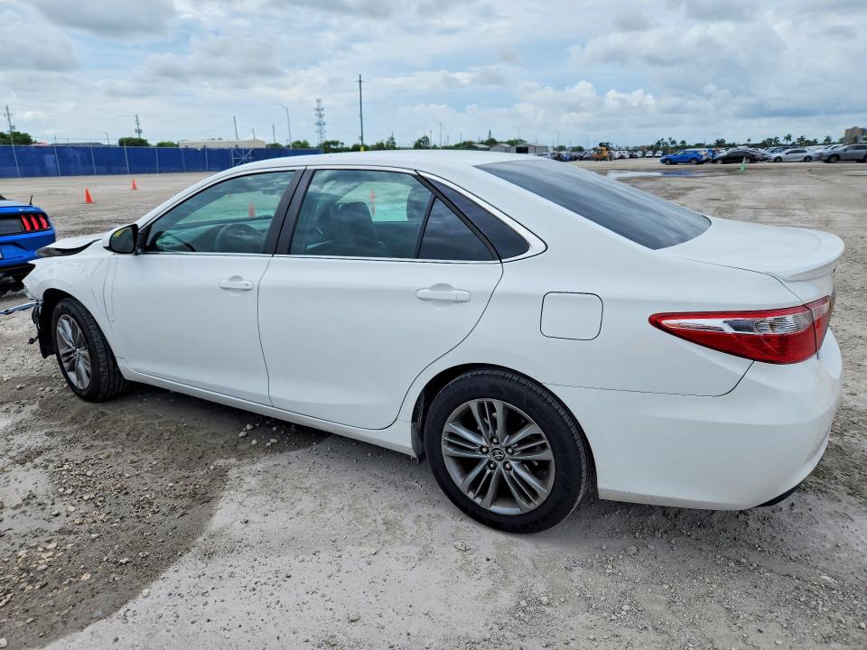 56935356 :رقم المزاد ، 4T1BF1FK6FU884562 vin ، 2015 Toyota Camry مزاد بيع