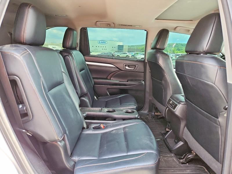 2017 Toyota Highlander მანქანა იყიდება აუქციონზე, vin: 5TDJZRFH5HS512888, აუქციონის ნომერი: 55787866