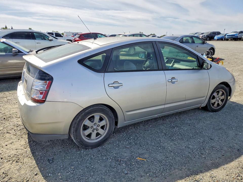 2005 Toyota Prius მანქანა იყიდება აუქციონზე, vin: JTDKB20U157048252, აუქციონის ნომერი: 55459686