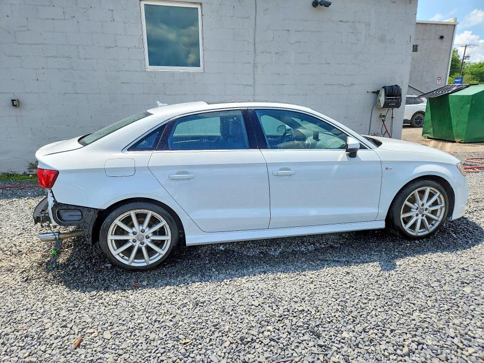 Продажа на аукционе авто 2015 Audi A3, vin: WAUKFGFF8F1081390, номер лота: 56130056