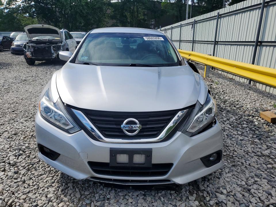 58605096 :رقم المزاد ، 1N4AL3AP1JC252502 vin ، 2018 Nissan Altima مزاد بيع