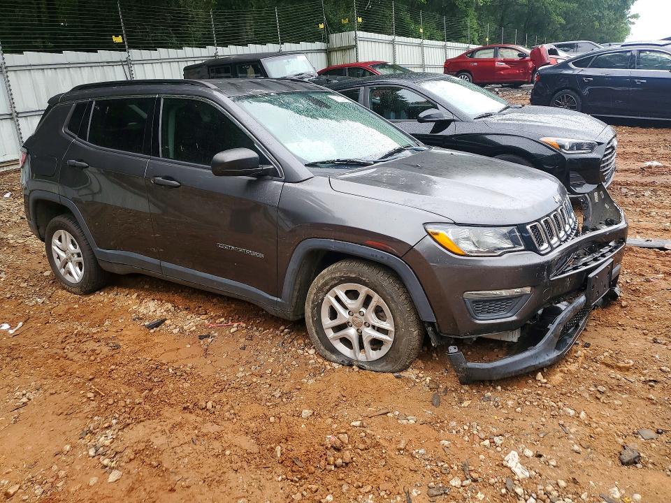 57602046 :رقم المزاد ، 3C4NJCAB8KT614076 vin ، 2019 Jeep Compass مزاد بيع