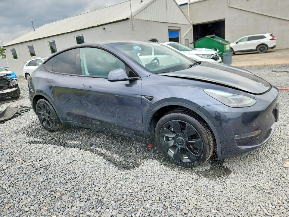 2024 Tesla Model Y მანქანა იყიდება აუქციონზე, vin: 7SAYGDEE5RA283102, აუქციონის ნომერი: 56521836
