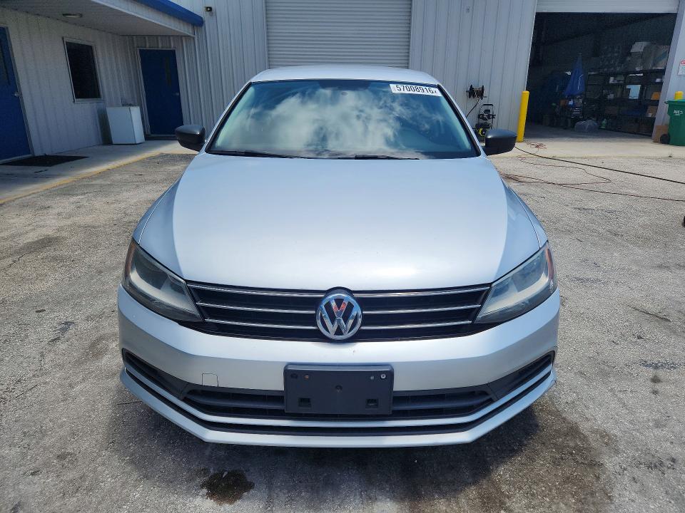 57008916 :رقم المزاد ، 3VWD17AJ7FM250563 vin ، 2015 Volkswagen Jetta مزاد بيع