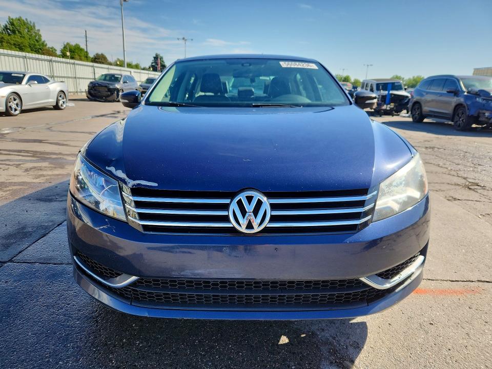 56084236 :رقم المزاد ، 1VWBS7A30EC065339 vin ، 2014 Volkswagen Passat مزاد بيع