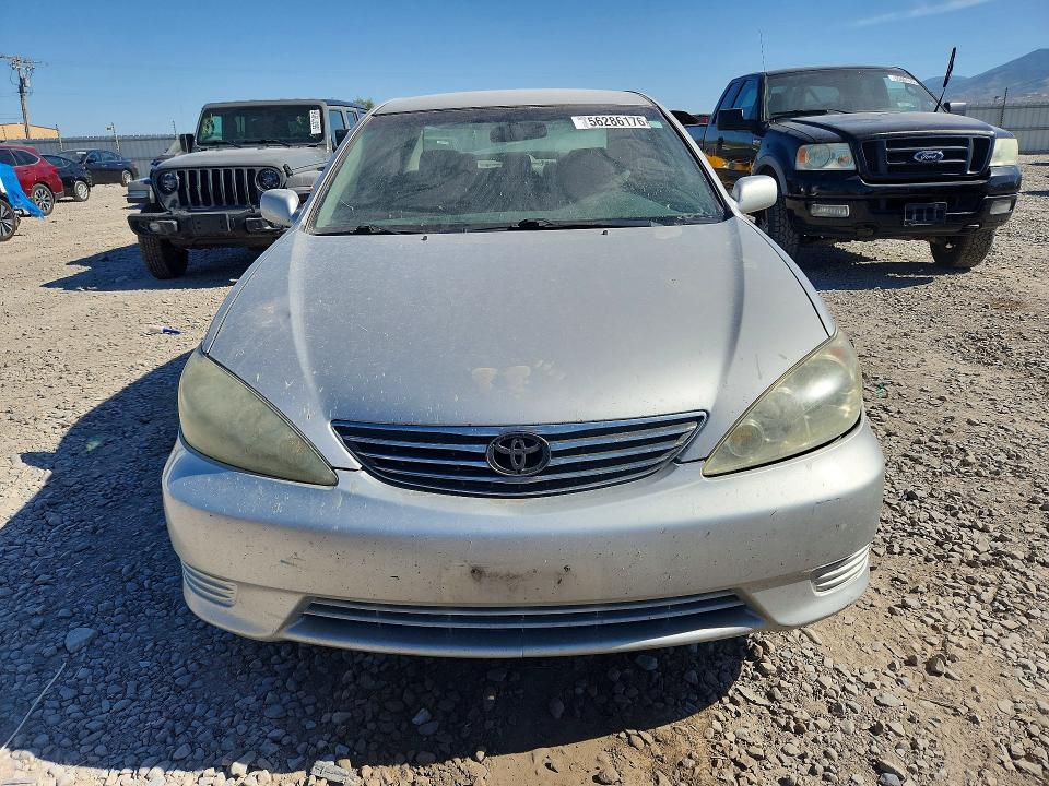 56286176 :رقم المزاد ، 4T1BE32K45U077136 vin ، 2005 Toyota Camry مزاد بيع