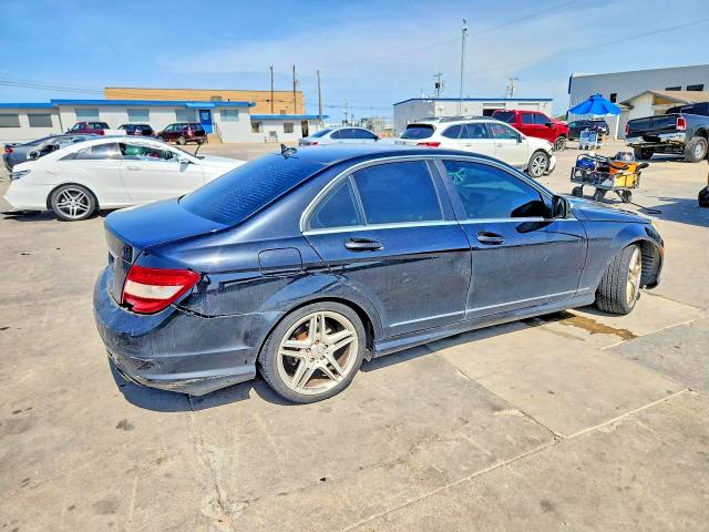58331976 :رقم المزاد ، WDDGF54XX9F220909 vin ، 2009 Mercedes-benz C مزاد بيع