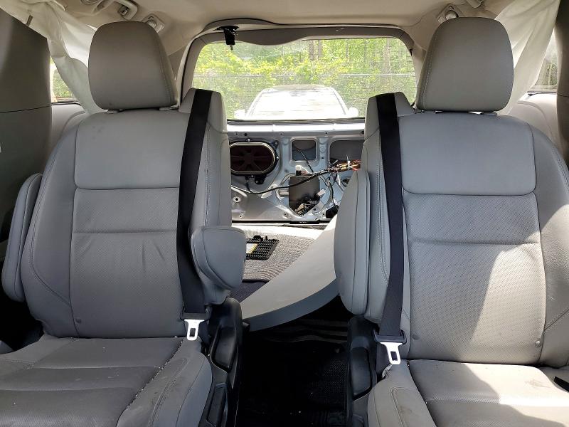56933156 :رقم المزاد ، 5TDYZ3DC6HS840470 vin ، 2017 Toyota Sienna مزاد بيع