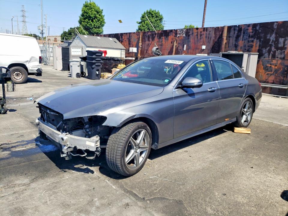 57558436 :رقم المزاد ، WDDZF4JB8KA522522 vin ، 2019 Mercedes-benz E مزاد بيع