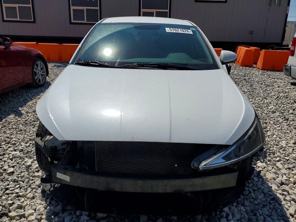 57621026 :رقم المزاد ، 5NPD74LF4KH480277 vin ، 2019 Hyundai Elantra مزاد بيع