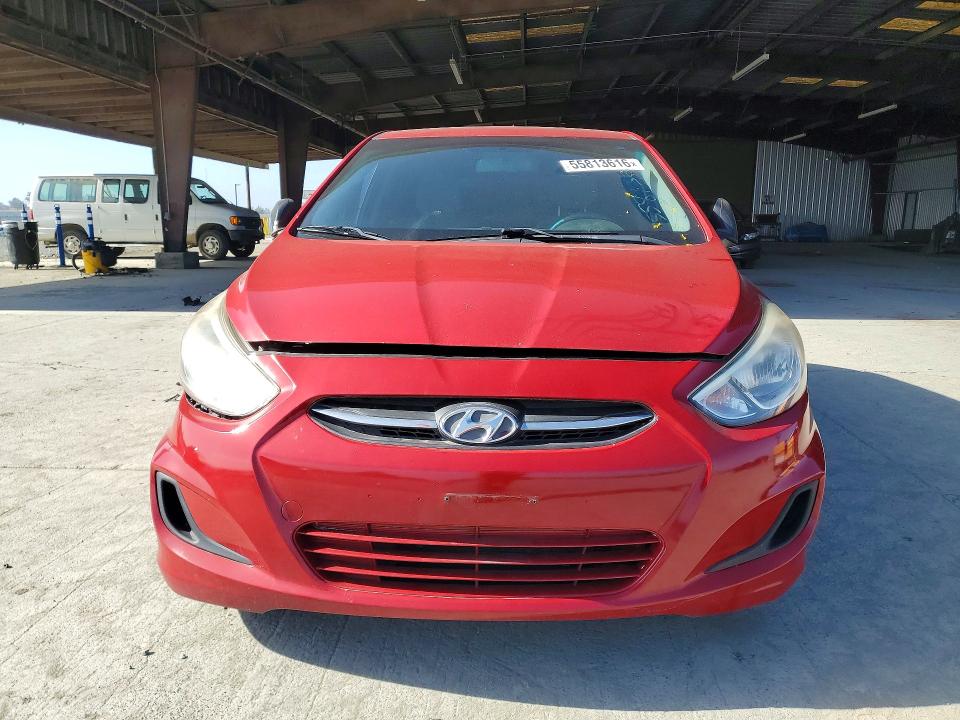 55813616 :رقم المزاد ، KMHCT5AE6FU213205 vin ، 2015 Hyundai Accent مزاد بيع