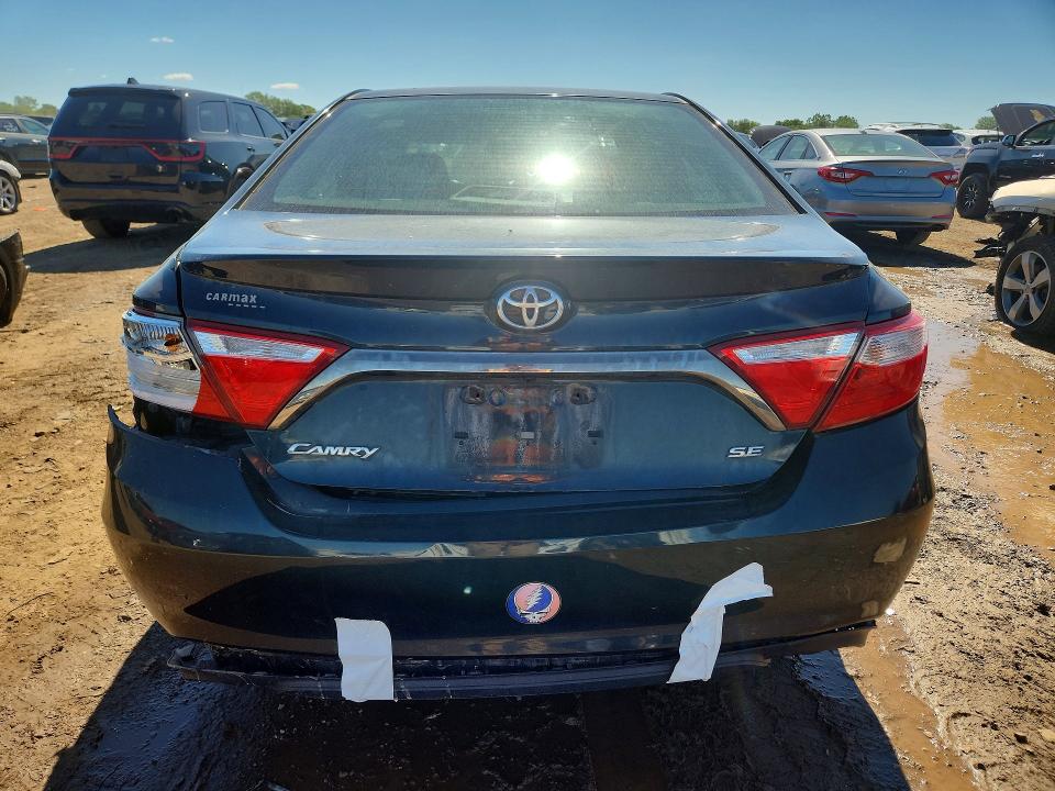 57270626 :رقم المزاد ، 4T1BF1FK9FU067084 vin ، 2015 Toyota Camry مزاد بيع