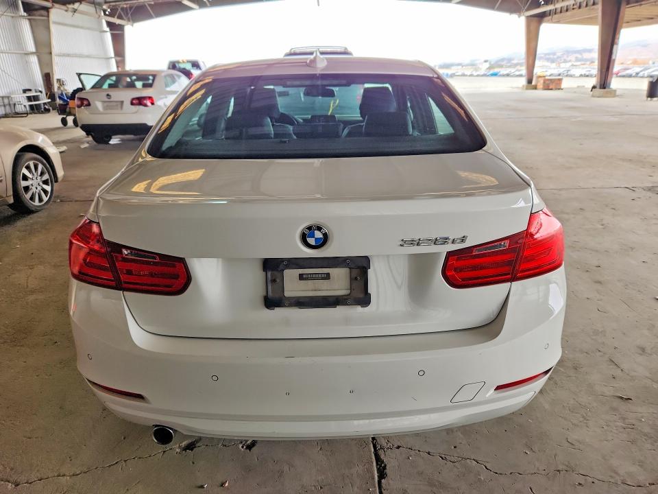 58389436 :رقم المزاد ، WBA3D3C54EK155220 vin ، 2014 Bmw 328 مزاد بيع