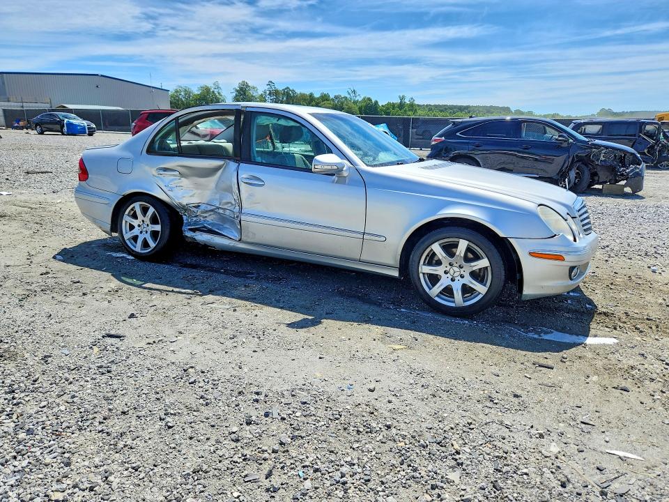 57223056 :رقم المزاد ، WDBUF56X47B077727 vin ، 2007 Mercedes-benz E مزاد بيع