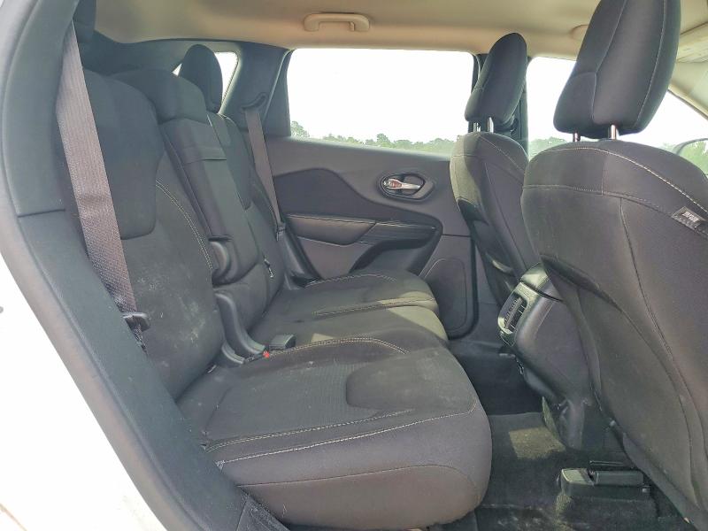 55557846 :رقم المزاد ، 1C4PJLCS0GW137330 vin ، 2016 Jeep Cherokee مزاد بيع