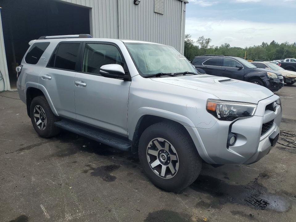 Продаж на аукціоні авто 2018 Toyota 4runner, vin: JTEBU5JR0J5566215, номер лоту: 57673616