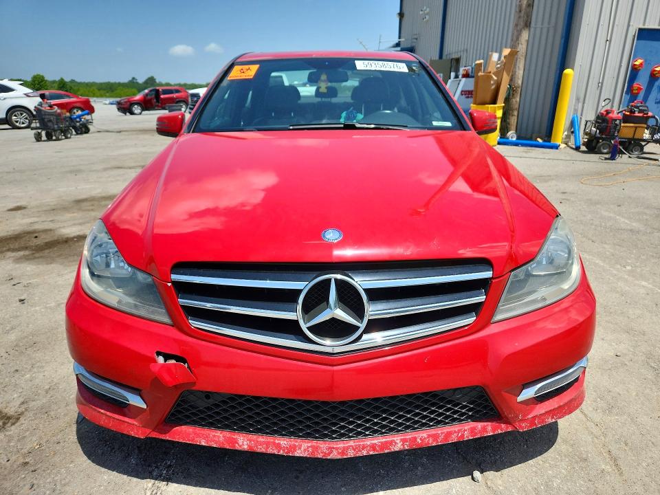 2014 Mercedes-benz C მანქანა იყიდება აუქციონზე, vin: WDDGF8AB8EA928562, აუქციონის ნომერი: 59358576