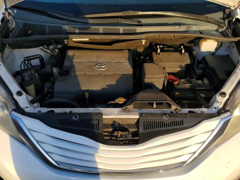 56086146 :رقم المزاد ، 5TDKK3DC3FS611879 vin ، 2015 Toyota Sienna مزاد بيع