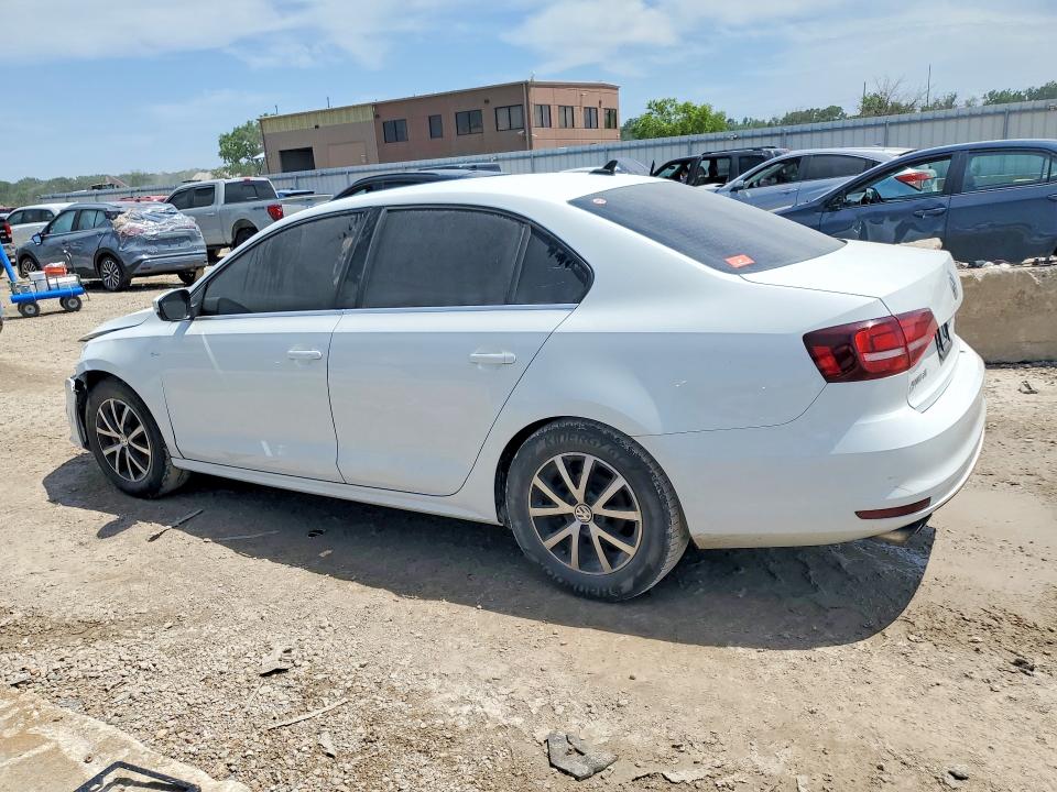55723986 :رقم المزاد ، 3VWDB7AJ3JM260142 vin ، 2018 Volkswagen Jetta مزاد بيع