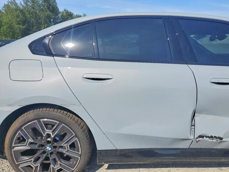 55731676 :رقم المزاد ، WBY33HG00TCX47785 vin ، 2026 Bmw I5 مزاد بيع