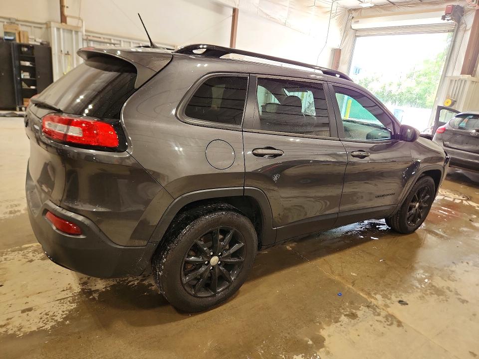 55599366 :رقم المزاد ، 1C4PJMCS5EW298341 vin ، 2014 Jeep Cherokee مزاد بيع