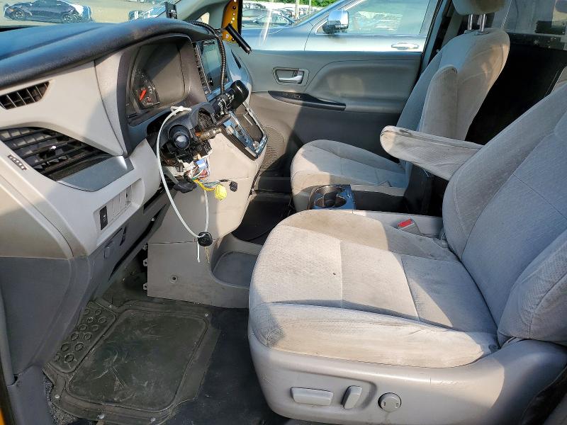 Продажа на аукционе авто 2017 Toyota Sienna, vin: 5TDKZ3DCXHS877415, номер лота: 57138186